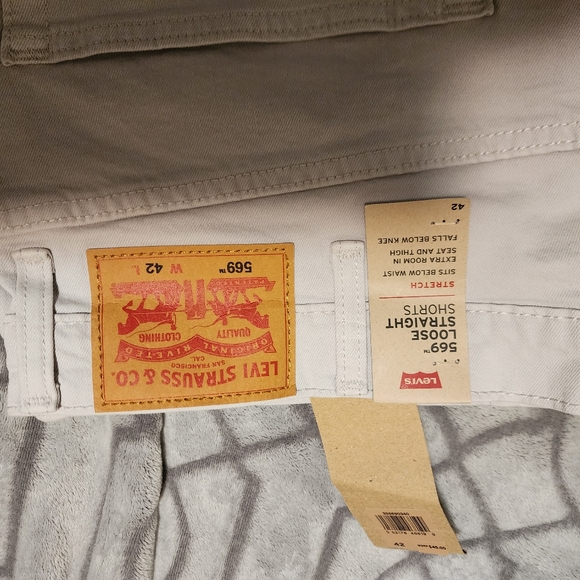 LEVIS SHORTS - Picture 3 of 5